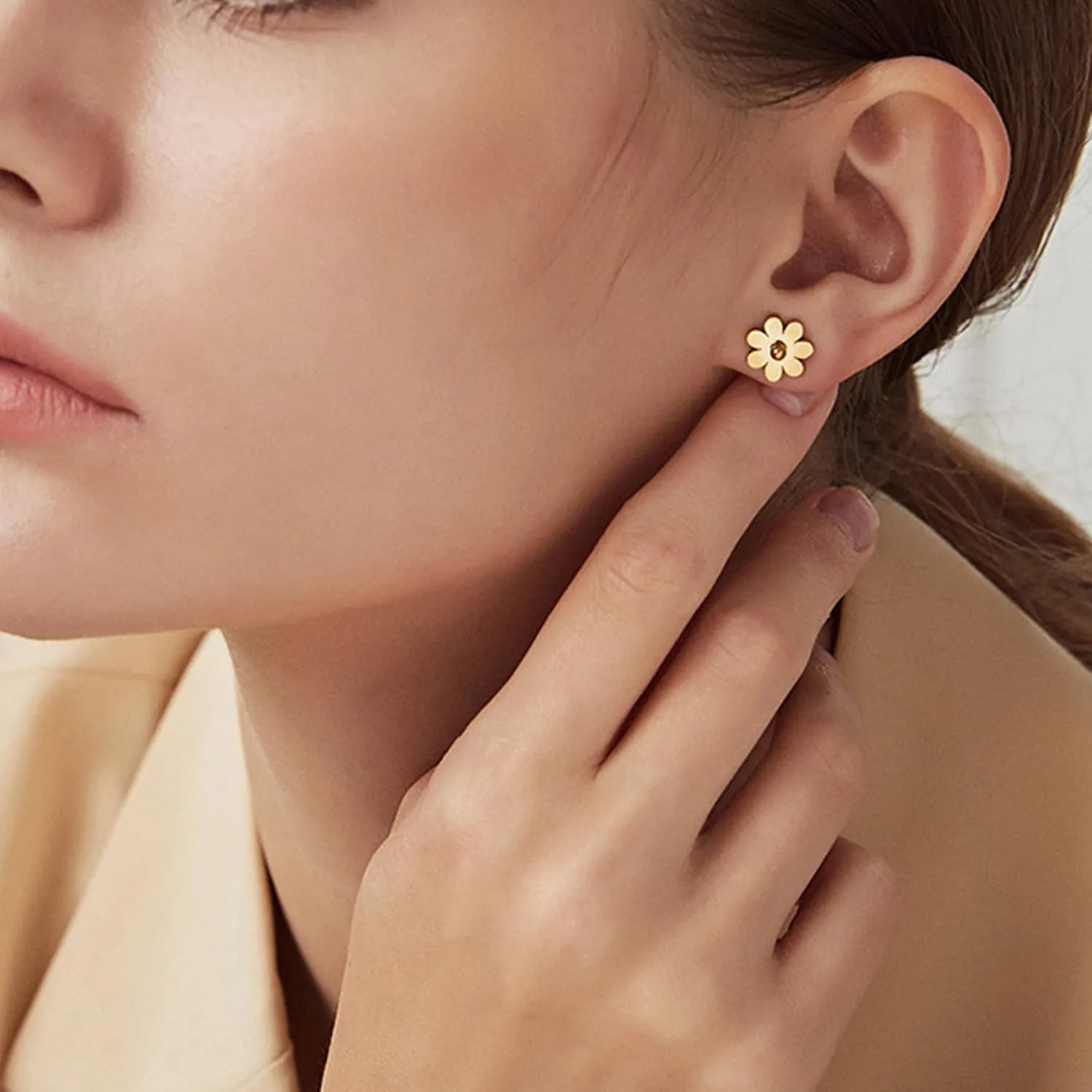 14K Gold Plated Post Stud Earrings Tiny Flower Daisy Earrings for Women Hypoallergenic Gold Studs for Sensitive Ears