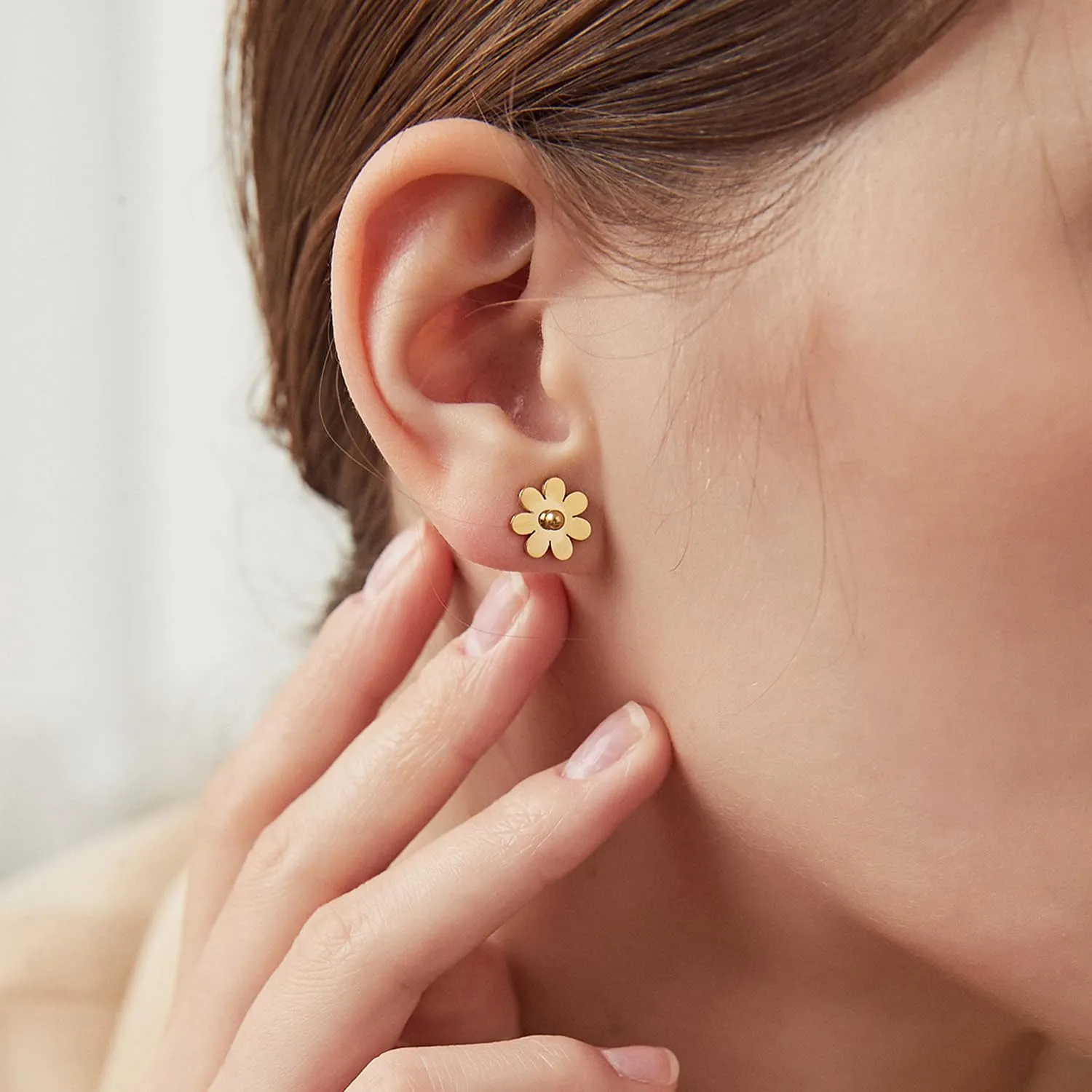 14K Gold Plated Post Stud Earrings Tiny Flower Daisy Earrings for Women Hypoallergenic Gold Studs for Sensitive Ears