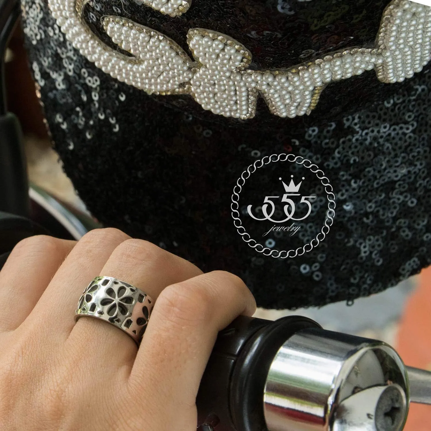 555Jewelry Stainless Steel Daisy Flowers Full Bloom Memorable Band Ring