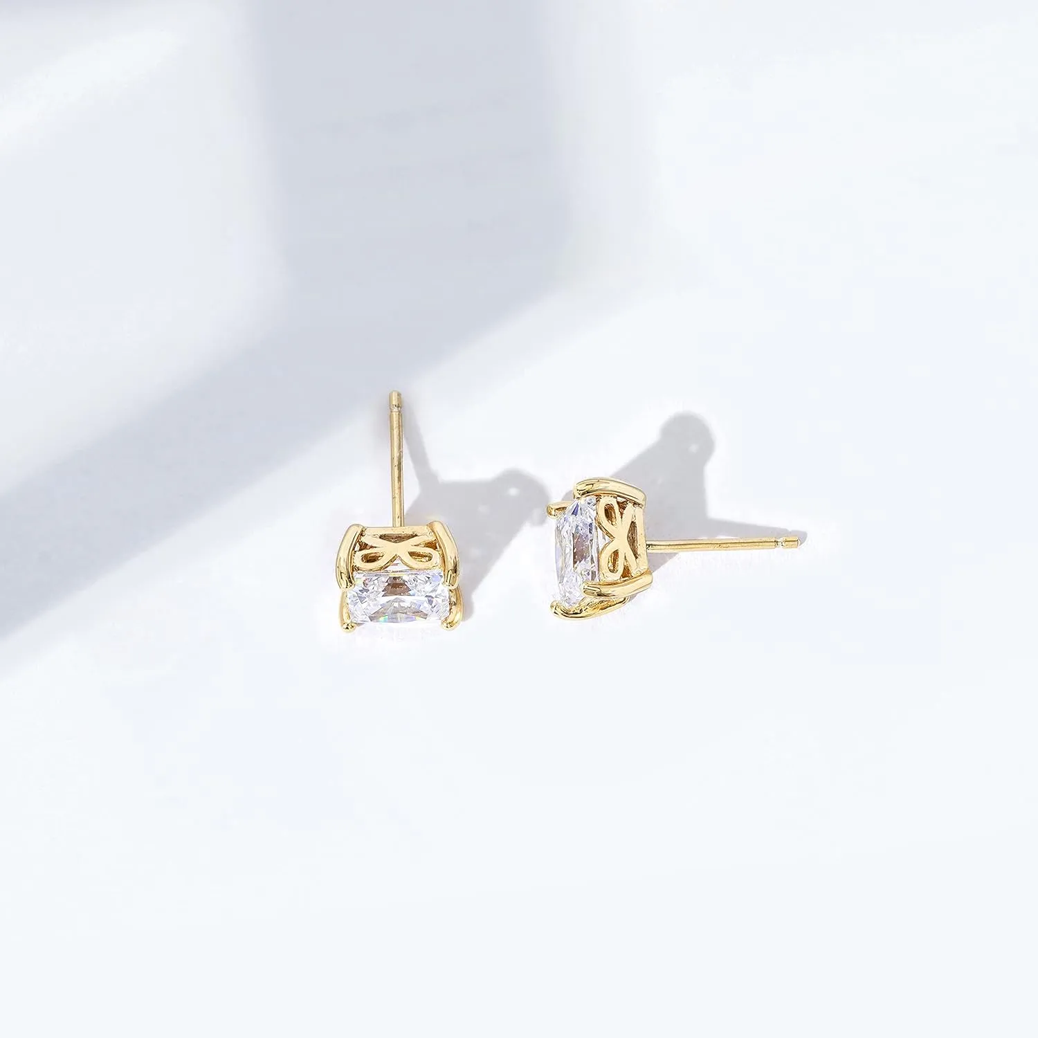 Amazon Essentials Plated Sterling Silver Stud Earrings set with Princess Brilliant Cut Infinite Elements Cubic Zirconia , (previously Amazon Collection)