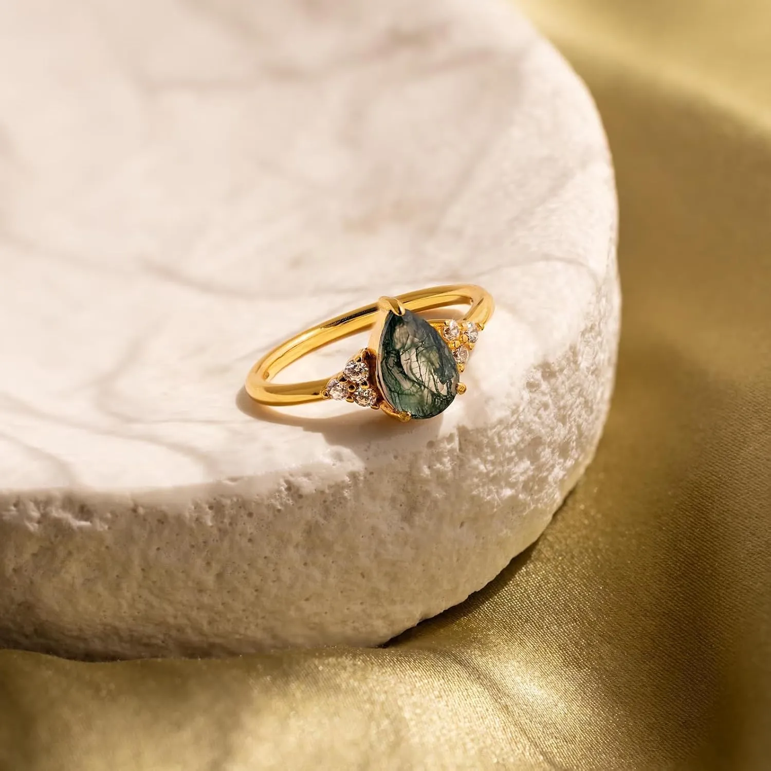 CAITLYNMINIMALIST Gemstone Ring 18K Gold Jade Agate Stackable Ring Dainty Statement Earthy Bohemian Lush Green Diamond Cubic Zirconia for Women Gift for Her