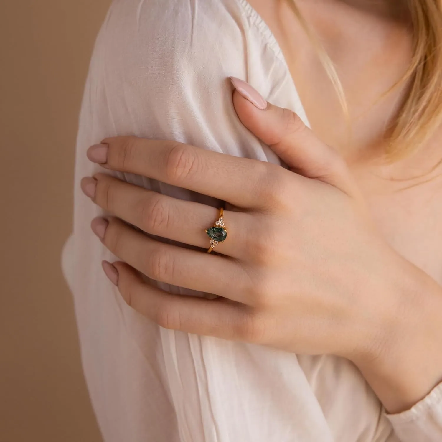 CAITLYNMINIMALIST Gemstone Ring 18K Gold Jade Agate Stackable Ring Dainty Statement Earthy Bohemian Lush Green Diamond Cubic Zirconia for Women Gift for Her