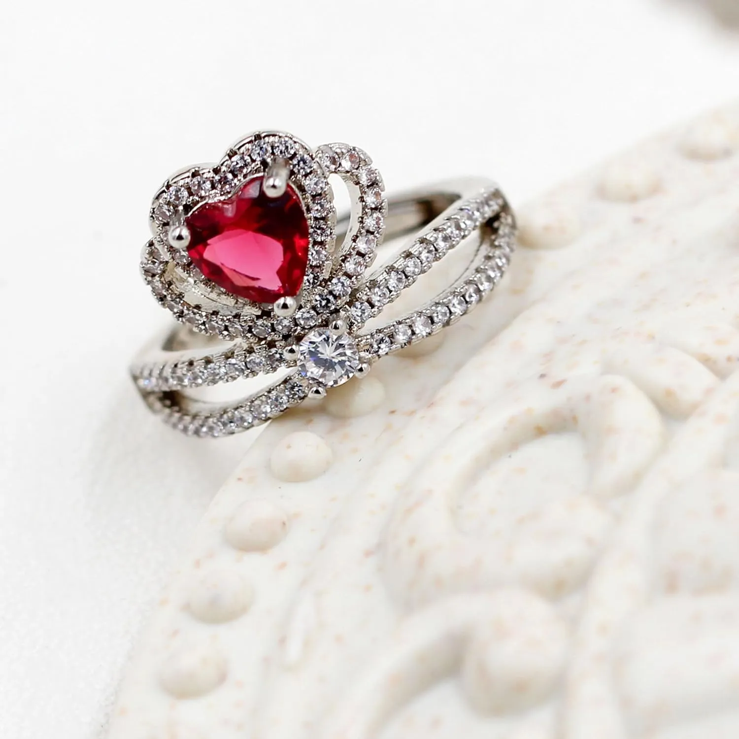 Crown Ring 6mm Red/Blue/Green Heart Shape Cubic Zirconia Ring Platinum Plated Engagement Promise Anniversary Wedding Bridal Birthday Rings Valentine's Day Gift for Her