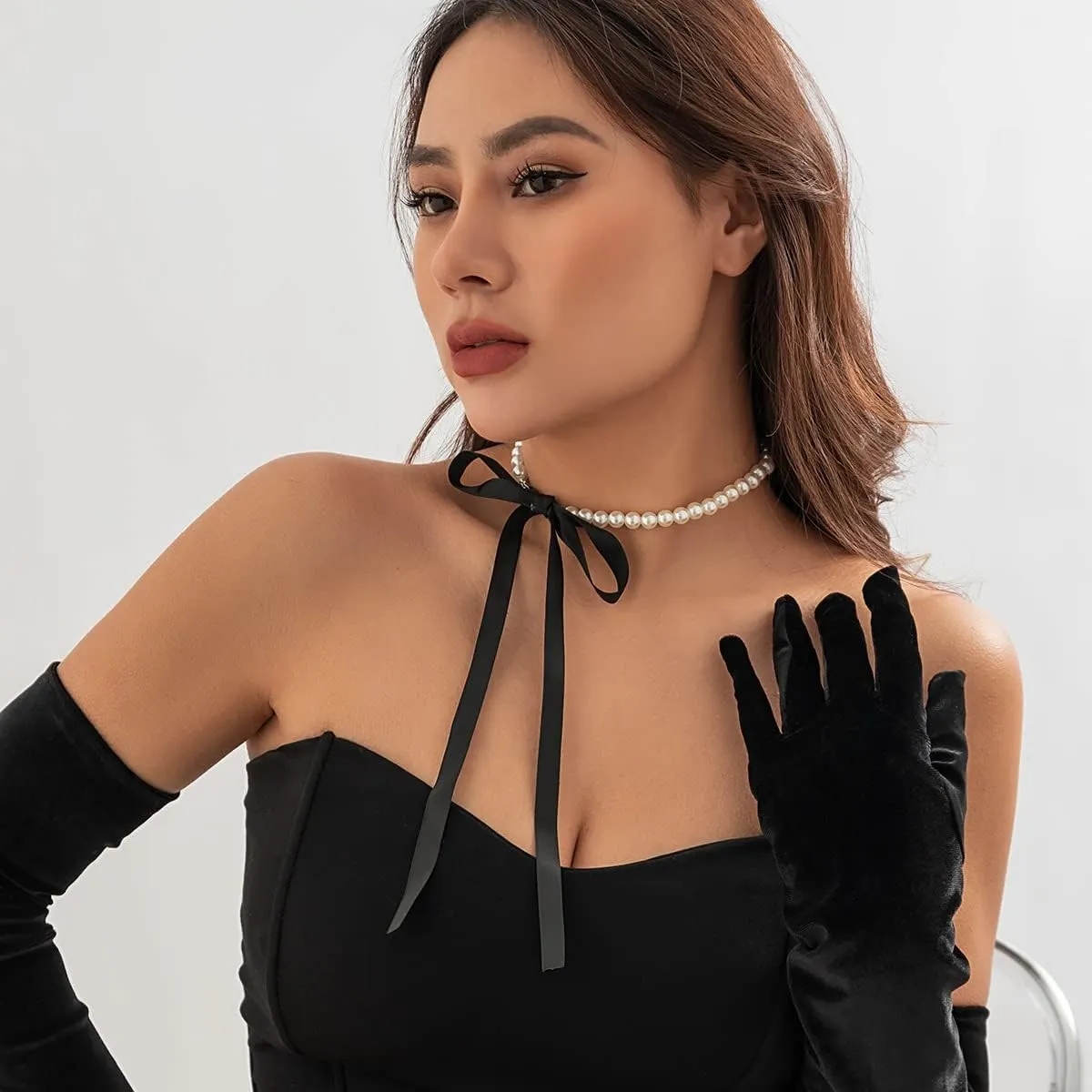Elegant Boho Pearl Choker Necklace with Ribbon Bow Detail - A Trendy Beaded Necklace Jewelry for Women