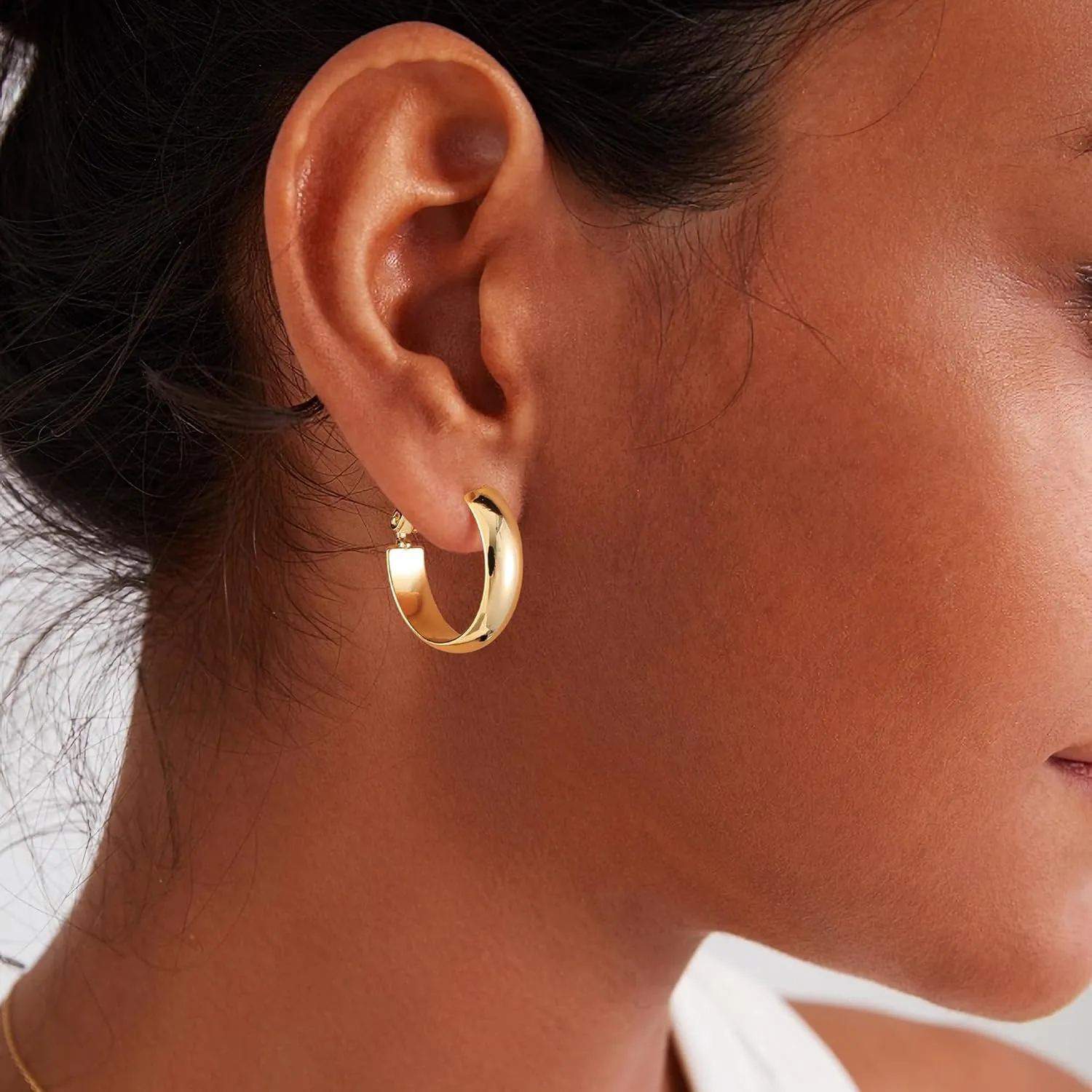 Gacimy Gold Hoop Earrings for Women, 14k Real Gold Plated with 925 Sterling Silver Post, Hypoallergenic Lightweight Thick Hoops Earrings for Women Trendy