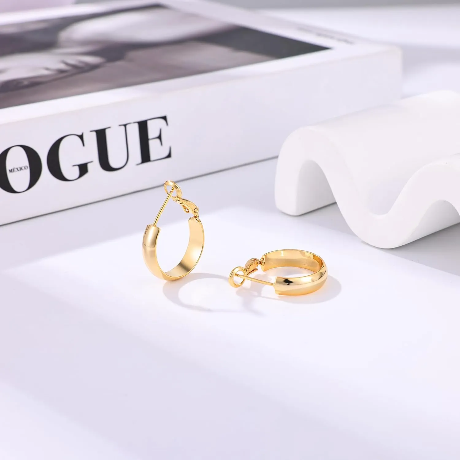 Gacimy Gold Hoop Earrings for Women, 14k Real Gold Plated with 925 Sterling Silver Post, Hypoallergenic Lightweight Thick Hoops Earrings for Women Trendy