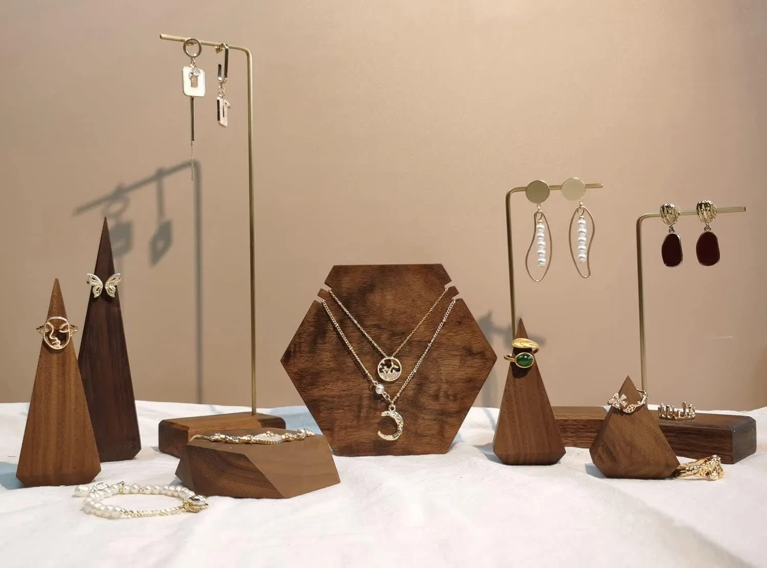 GemeShou Wood necklace holder stand, Retail hanging necklace organizer, Walnut necklace display stands for selling, jewelry stand necklace holderHexagon Necklace holder-Small