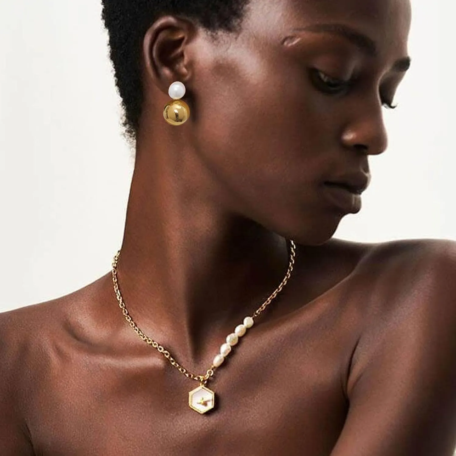 Gold Pearl Studs Earrings for Women 18K Gold Plated Pearl Drop Dangle Earrings Studs Wedding Dangling Earring