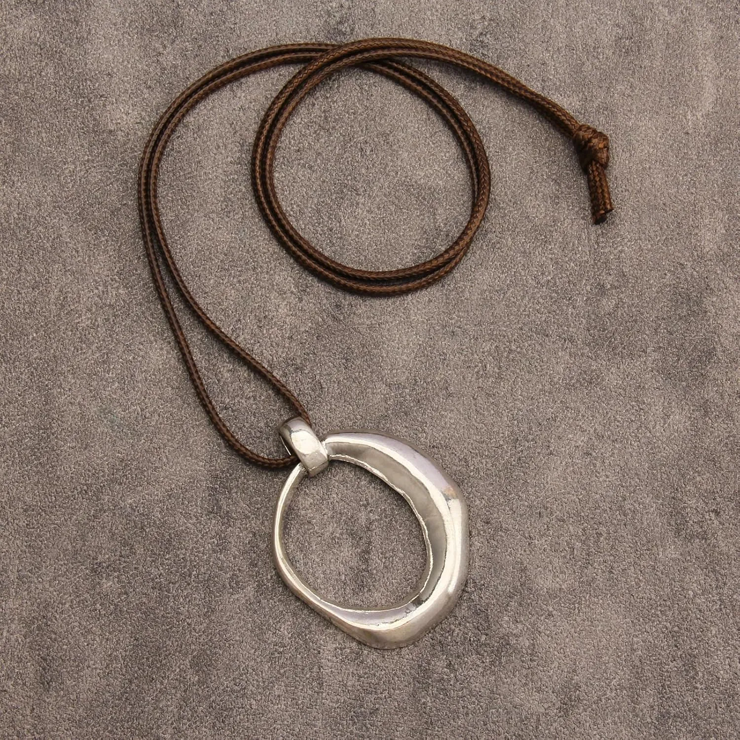 JAOYU Bohemian Necklaces for Women Leather Necklace Wood Pendant Choker Long Brown Necklace Chunky Circle Boho Hippie Jewelry