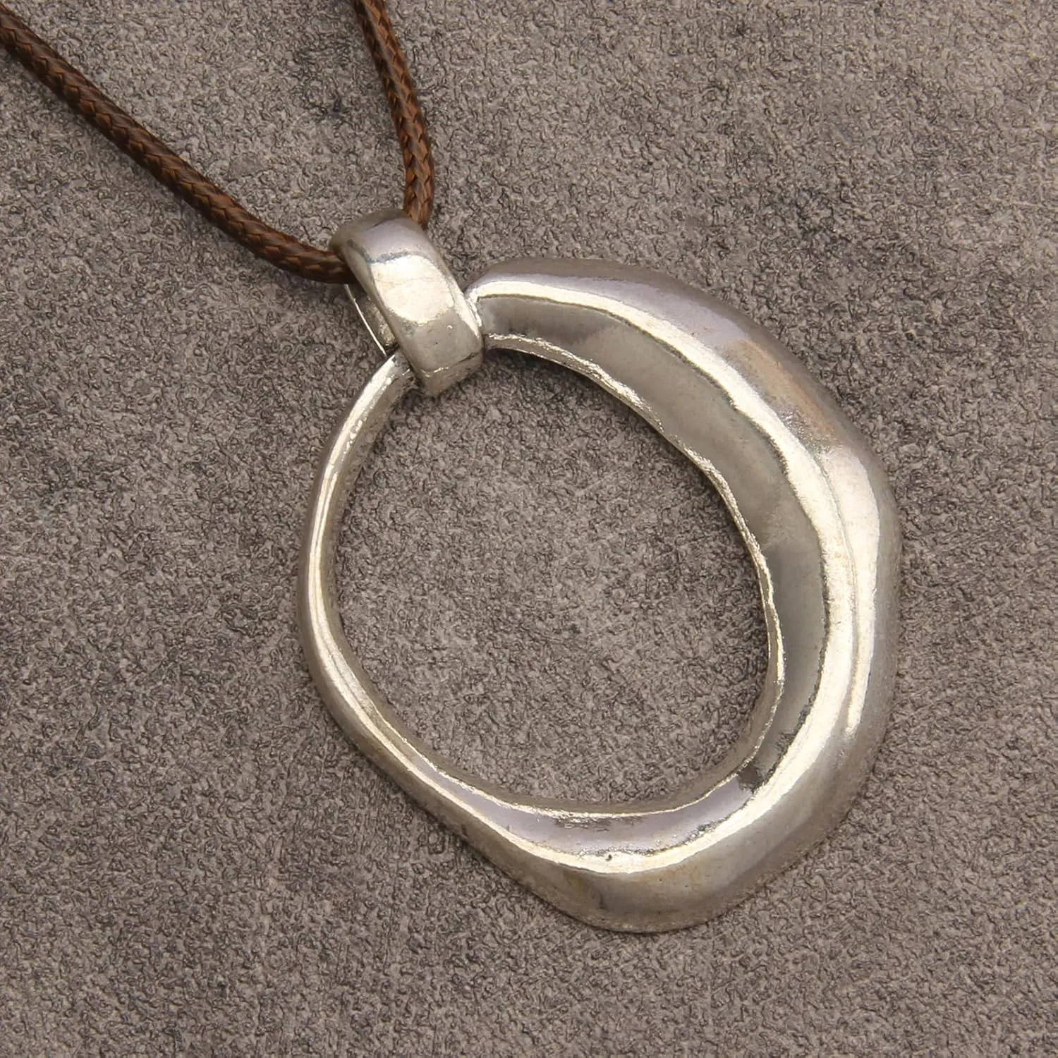 JAOYU Bohemian Necklaces for Women Leather Necklace Wood Pendant Choker Long Brown Necklace Chunky Circle Boho Hippie Jewelry