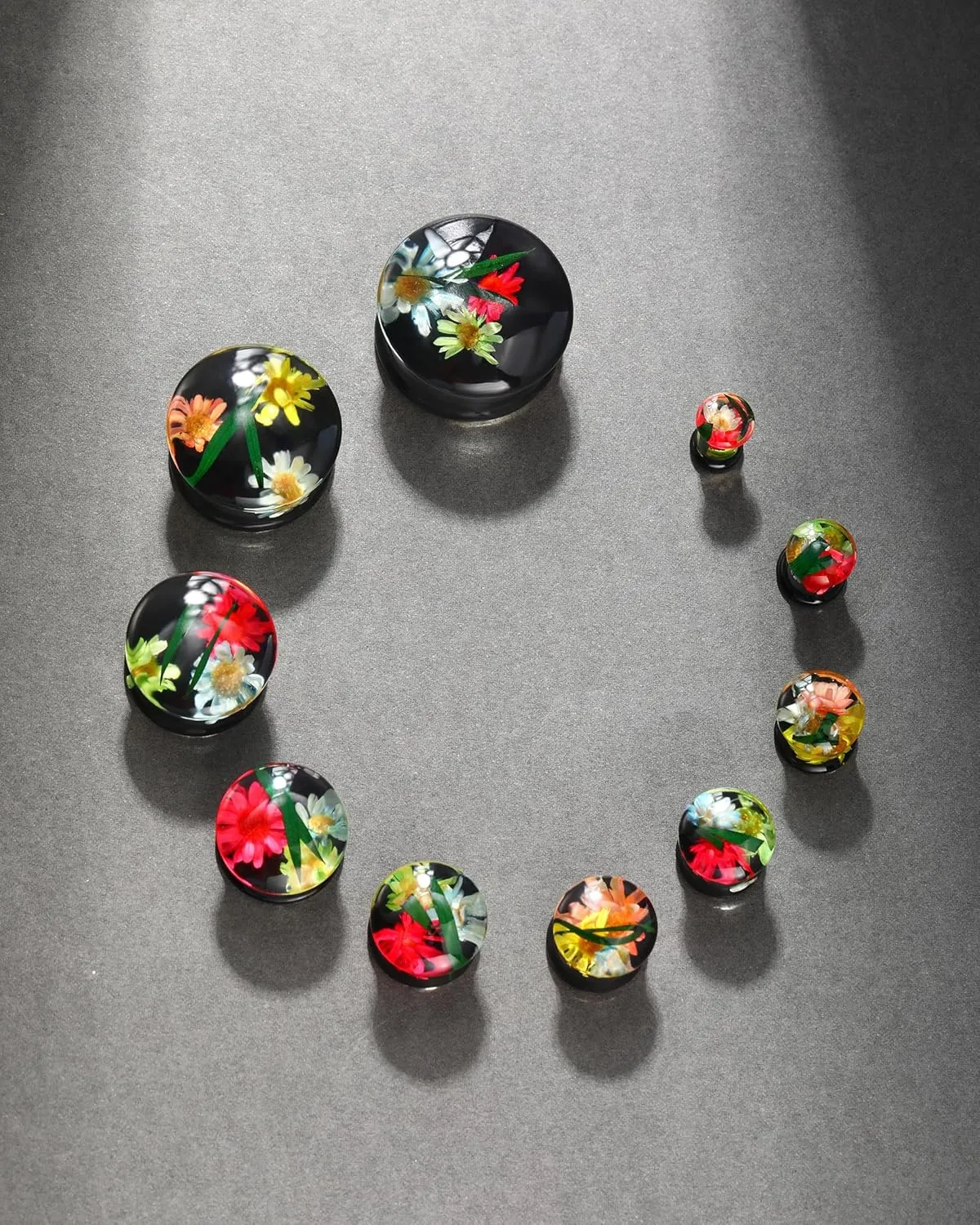 Jewseen 2Pcs Flower Ear Gauges Ear Tunnels Black Ear Plugs Resin Tunnels Gauges Plugs Flower Gauges Piercing Jewelry for Women 2g-1