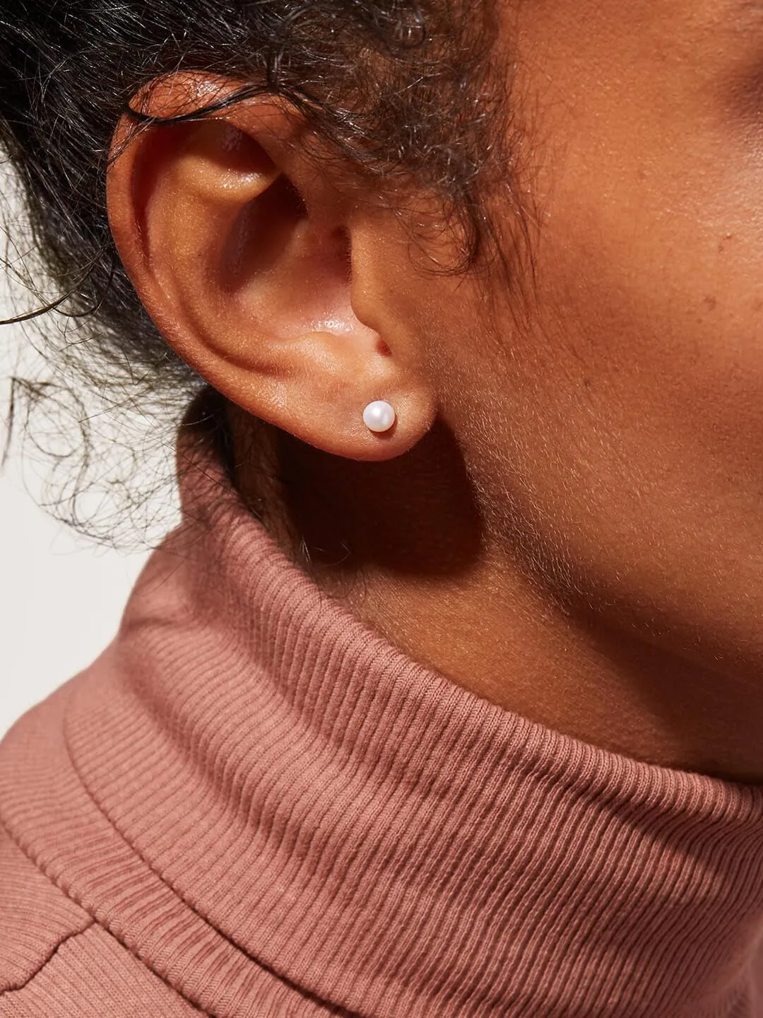 JINERA 5 Pairs Stud Earrings for Women 14K Plated Gold/Silver Pearl Ball Small Stud Earrings Set Cartilage Piercing Hypoallergenic Lightweight Flatback Earrings Jewelry Gifts for Women