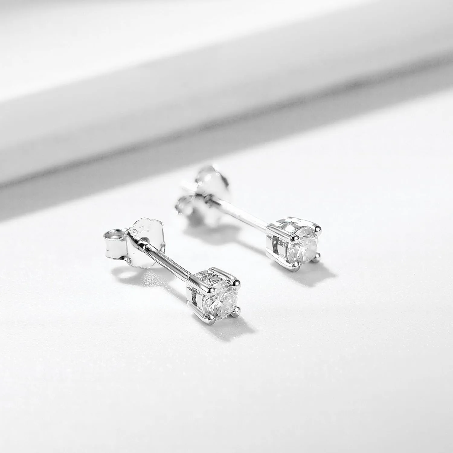 Kuololit Moissanite Stud Earrings 3.0mm 0.1ct Brilliant Round Cut D Color VVS1 Clarity Sterling Silver Men Tiny Trendy Jewelry