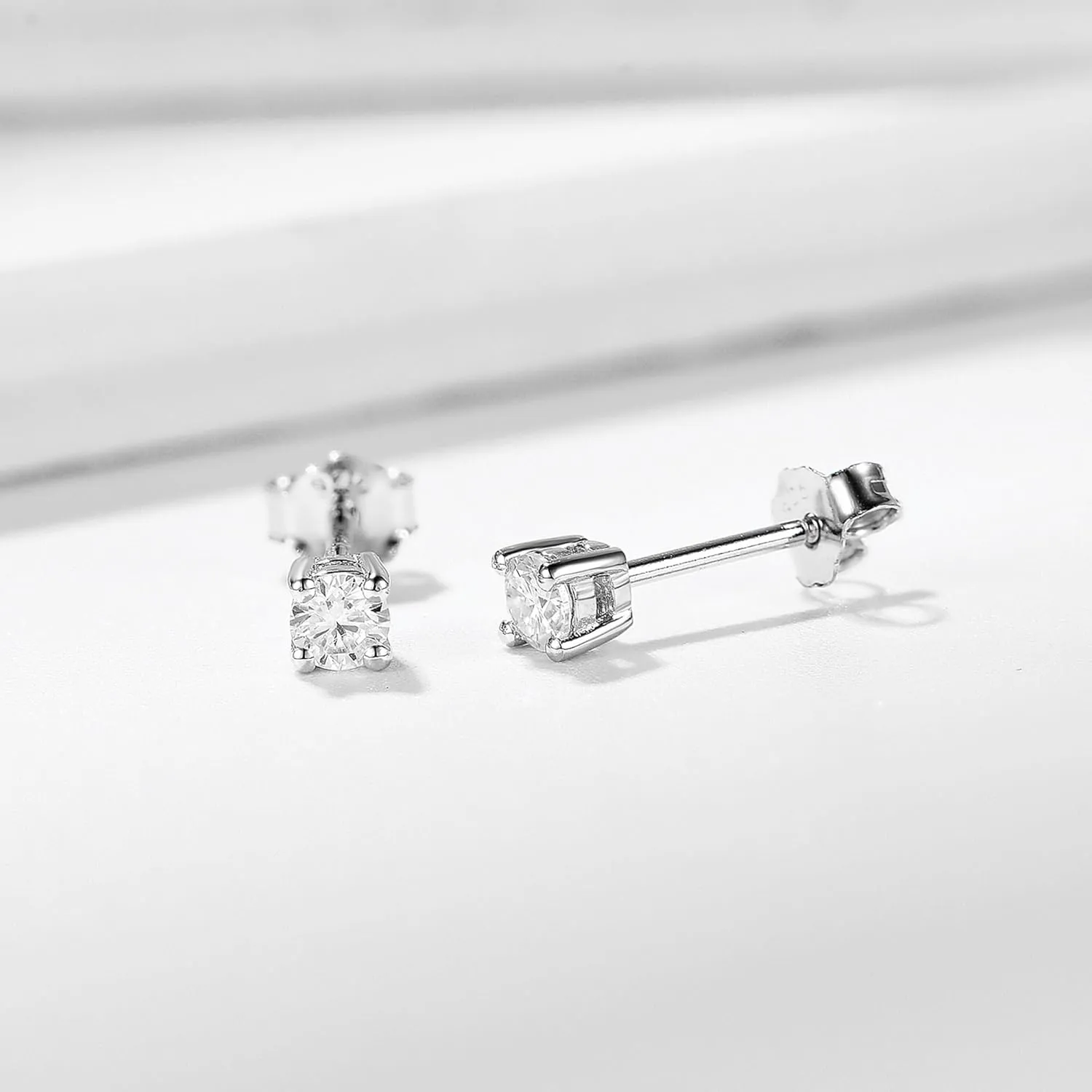 Kuololit Moissanite Stud Earrings 3.0mm 0.1ct Brilliant Round Cut D Color VVS1 Clarity Sterling Silver Men Tiny Trendy Jewelry