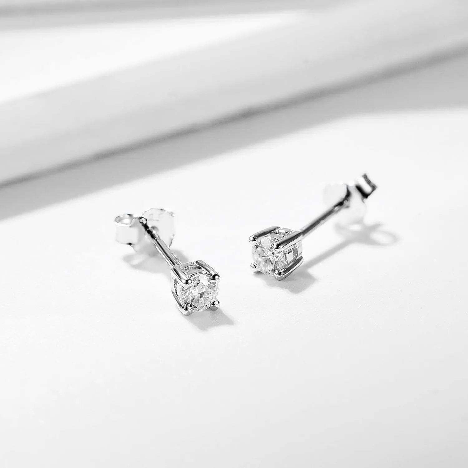 Kuololit Moissanite Stud Earrings 3.0mm 0.1ct Brilliant Round Cut D Color VVS1 Clarity Sterling Silver Men Tiny Trendy Jewelry