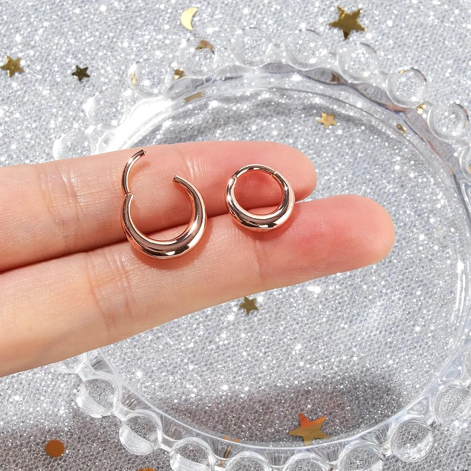 Longbeauty Septum Rings 16g Unique Septum Clicker Gold Black Nose Rings Surgical Steel Rook Helix Daith Piercing Jewelry for Women Men