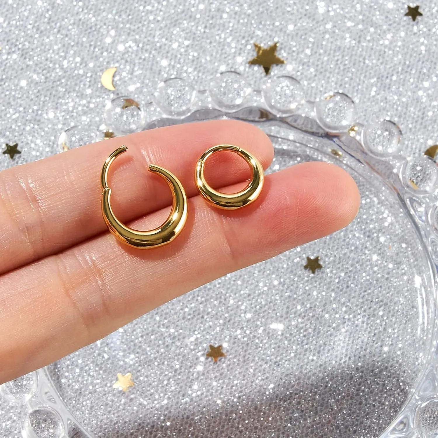Longbeauty Septum Rings 16g Unique Septum Clicker Gold Black Nose Rings Surgical Steel Rook Helix Daith Piercing Jewelry for Women Men