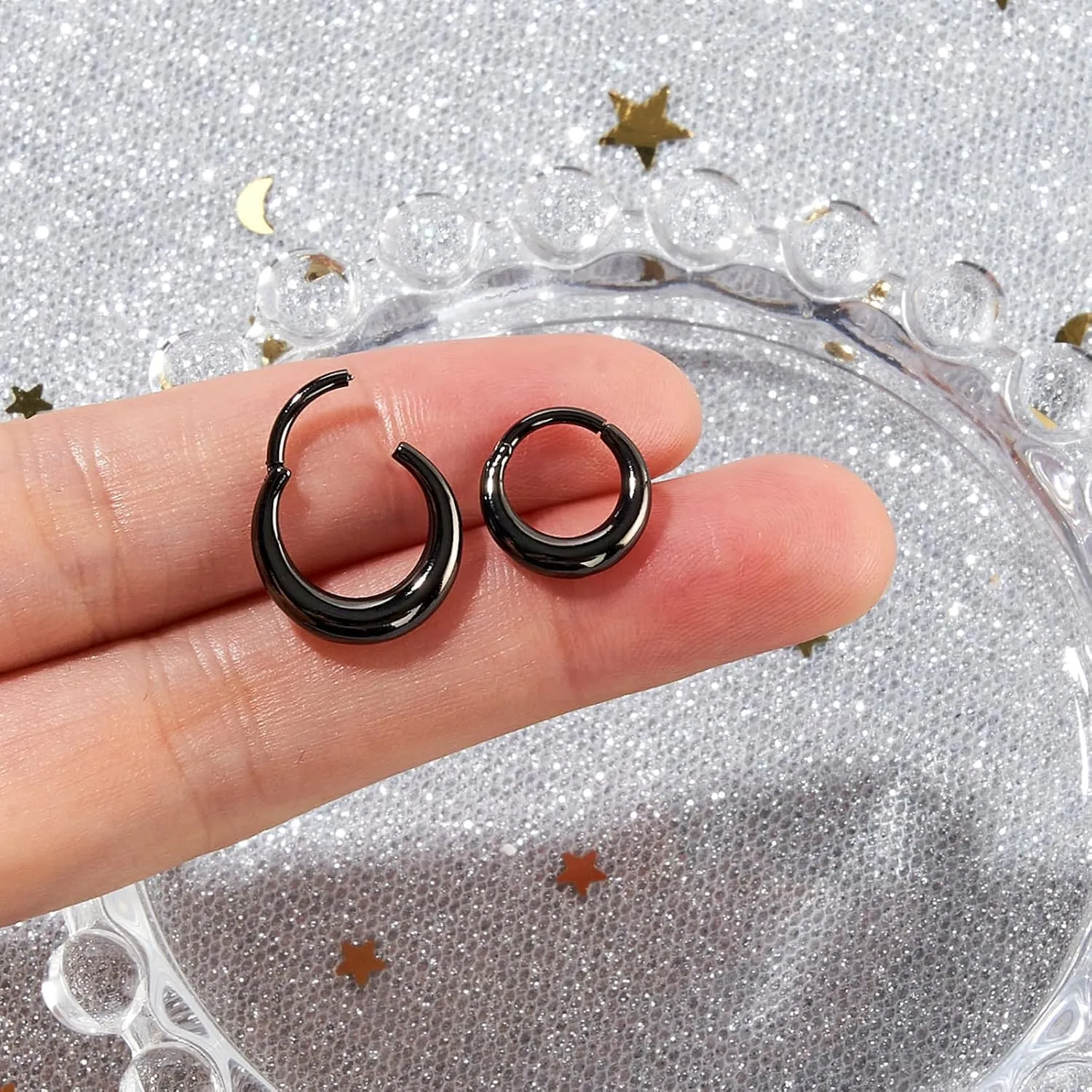 Longbeauty Septum Rings 16g Unique Septum Clicker Gold Black Nose Rings Surgical Steel Rook Helix Daith Piercing Jewelry for Women Men
