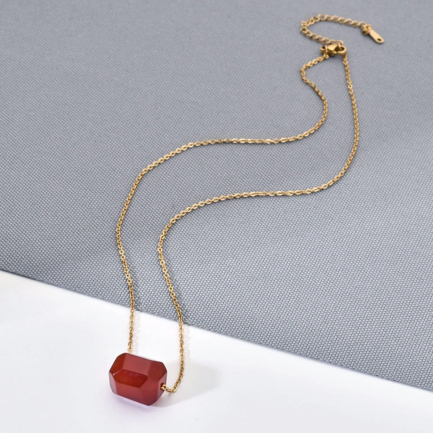 Natural Carnelian Healing Crystal Necklace - Earthy Anxiety & Healing Necklace