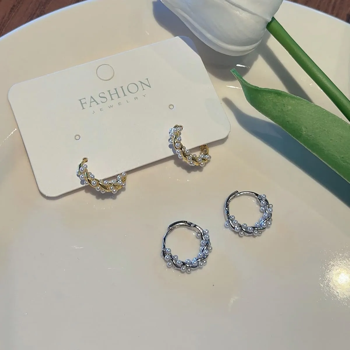 ONLYJUMP Pearl Chunky Gold Hoop Earring For Women 18K Gold Plated Dainty Pearl Earrings - Pearl Hoop Earrings Trendy Jewelry Gifts