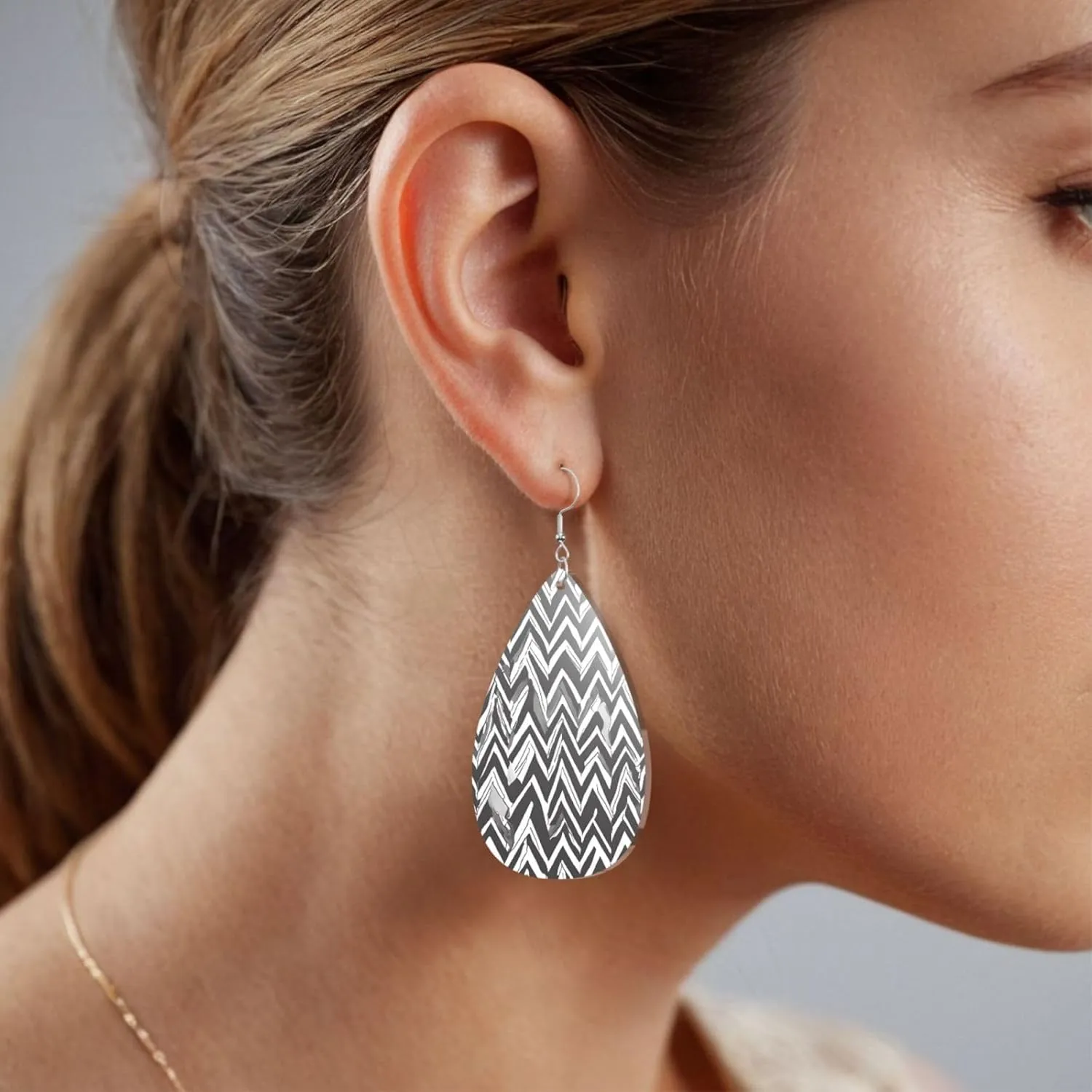 Stylish Drop-Shaped Acrylic Earrings Lightweight Printed Teardrop Dangle Earrings for Women (Black White Tan Zigzag Print)