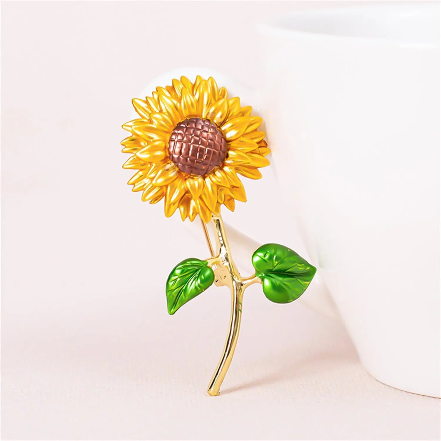 Sunflower Flower Brooch for Women Elegant Enamel Art Brooch Charm Plant Brooch Pin Gold Plated Lapel Pin Clothing Accessory Wedding Fashion Jewelry