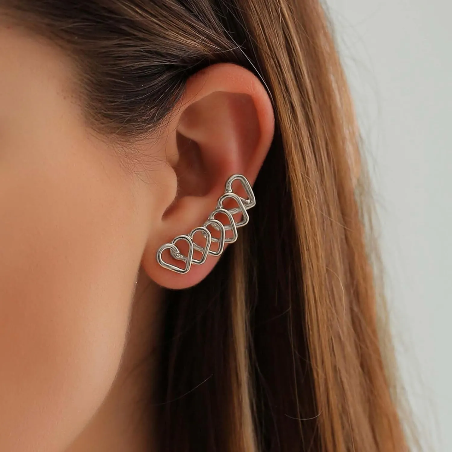 Vintage Hollow Heart Ear Cuff Earrings Open Heart Ear Climber Earrings Gold Heart Love Stud Earrings Love Heart Ear Clip Earrings Jewelry for Women (Gold)