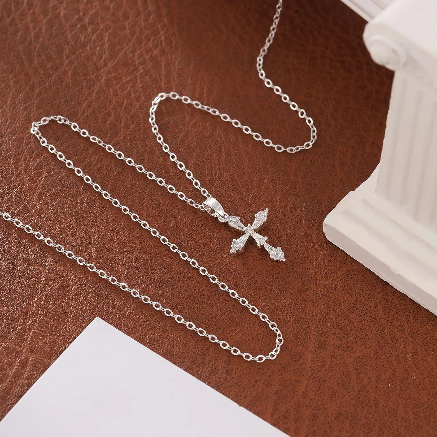VIROMY Gold Cross Necklace for Women Dainty Diamond Cross Pendant Necklaces Non Tarnish Waterproof Necklace Simple Choker Minimalist Jewelry