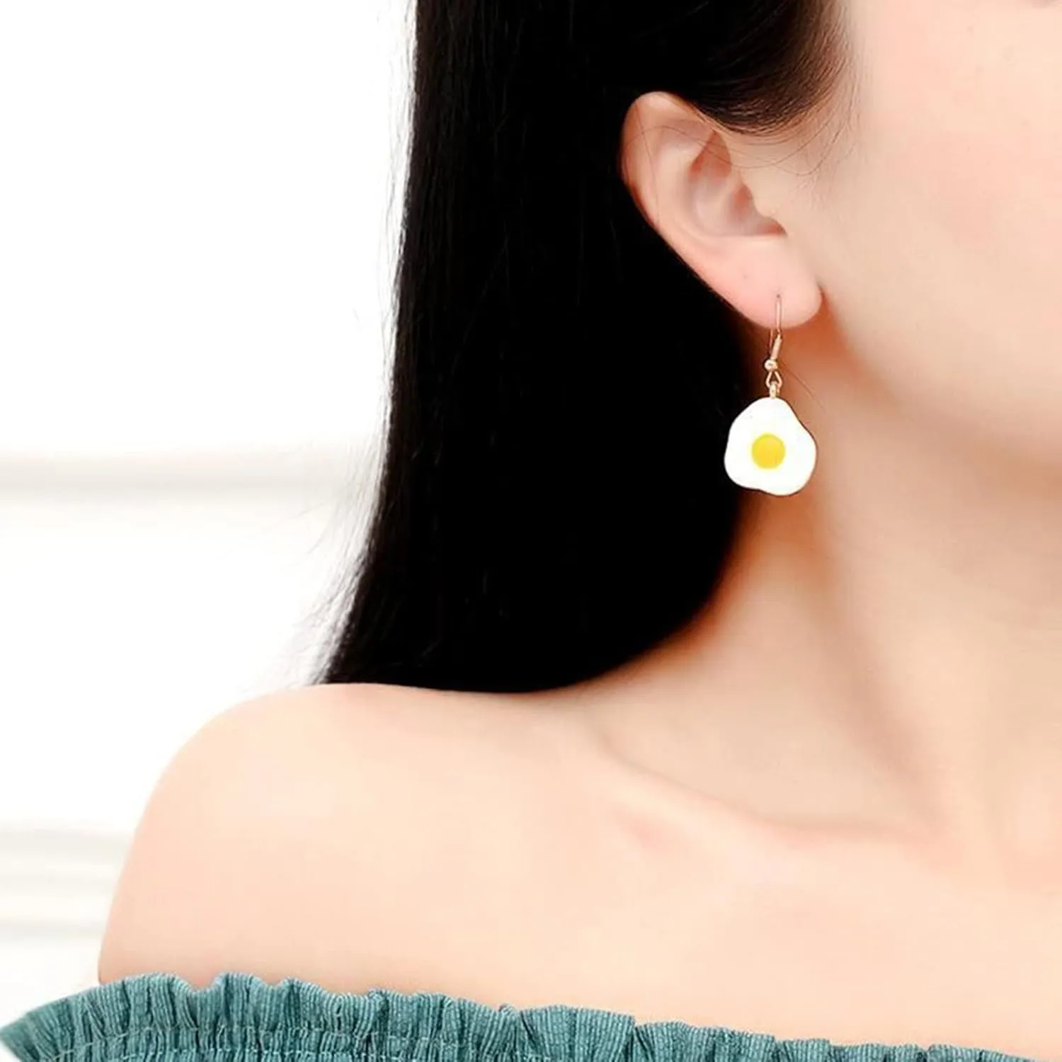 YienDoo Fashion Cute Enamel Fried Egg Earring Gold Poached Egg Dangle Drop Earrings Lightweight Acrylic Geometric Egg Earrings Statement Cook Foodie Earrings Jewelry for Women and Girls
